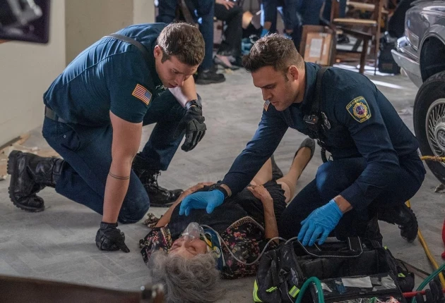 Кадр из «911 служба спасения» 6 сезон 15 серия